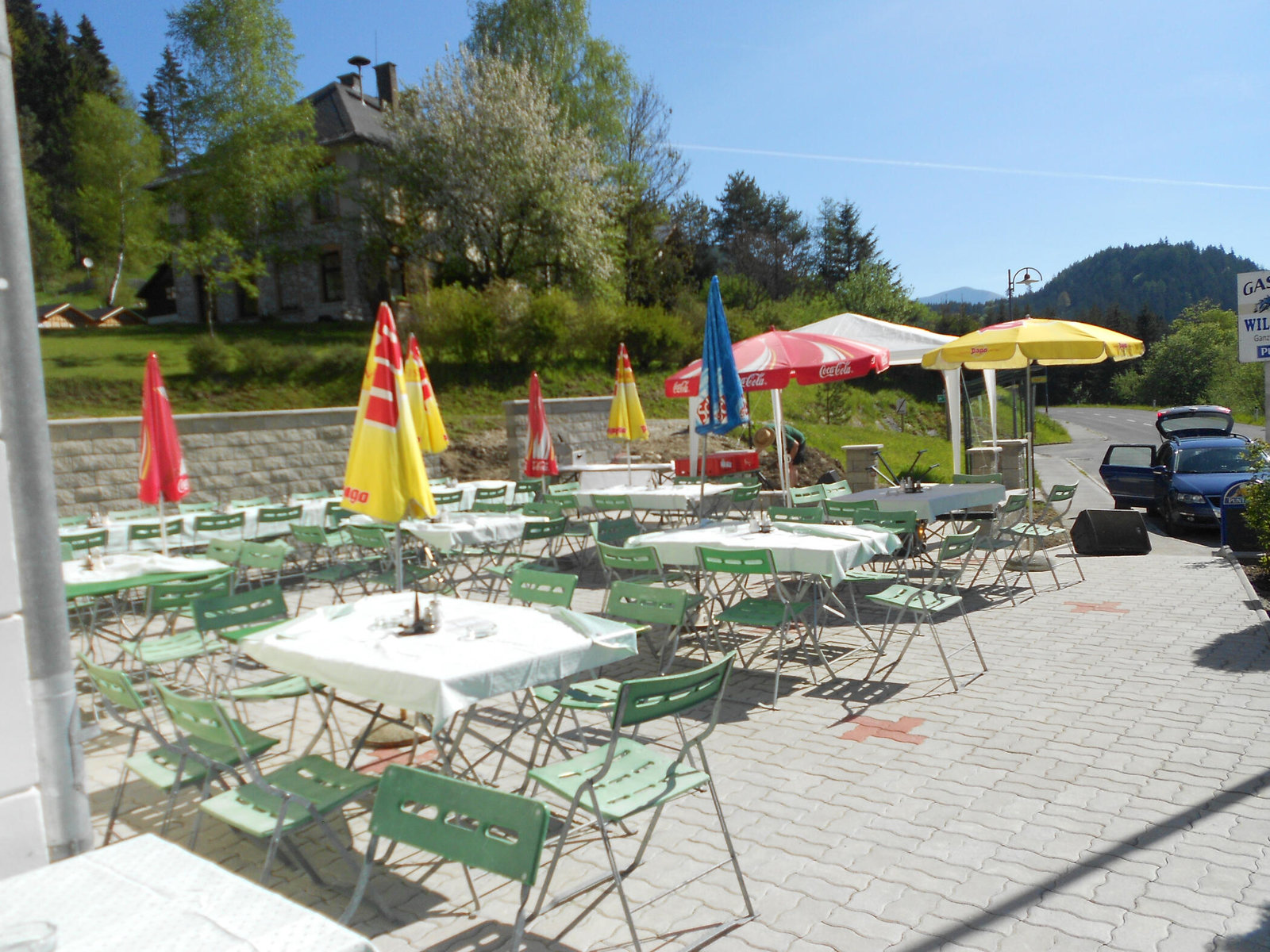 Gastgarten des Dorfgasthauses Halltal