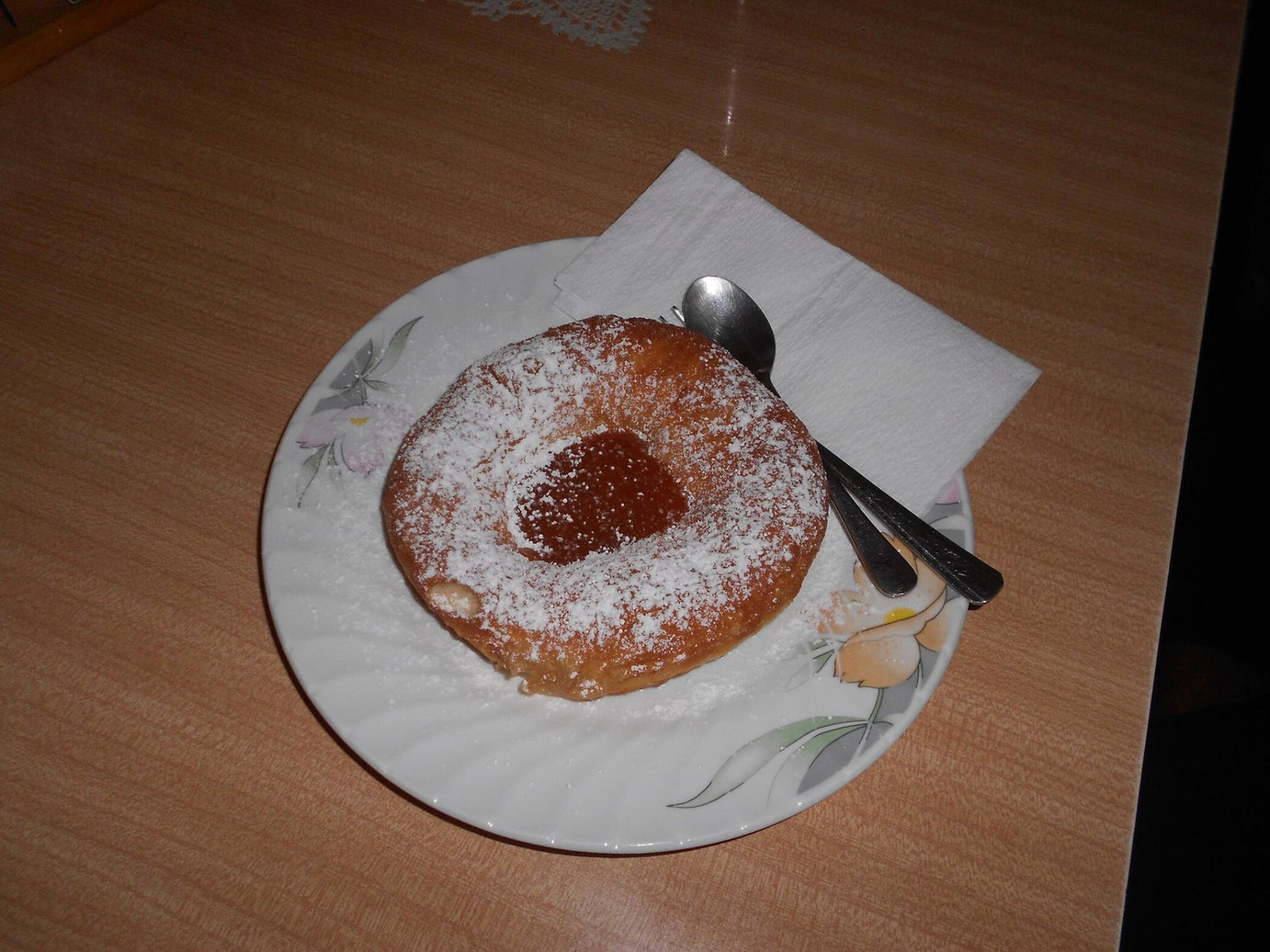 Bauernkrapfen mit Marmelade im Dorfgasthaus Halltal