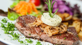 Steak im Dorfgasthaus Halltal